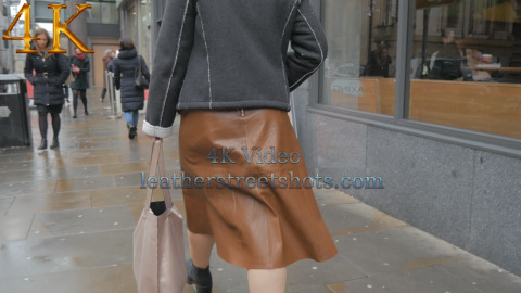 girl-in-leather-skirt-candid