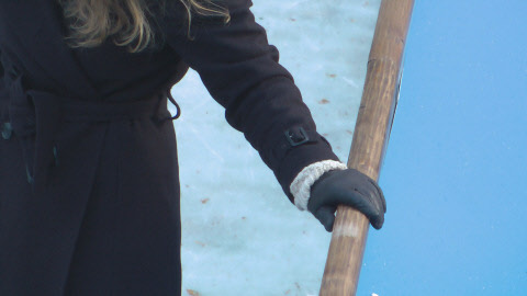 black-leather-gloves-ice-skating