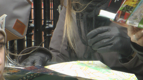 girl-leather-jacket-black-leather-gloves