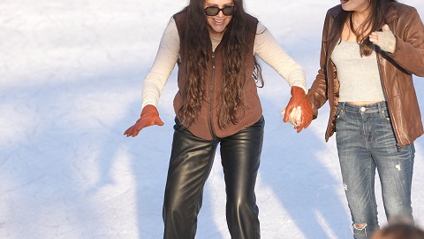 girls-leather-gloves-leather-pants