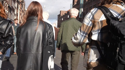 girls-in-leather-skirt-candid