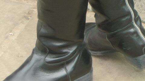 girl-in-leather-gloves-jacket-boots