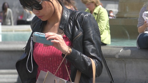 girl-black-leather-jacket