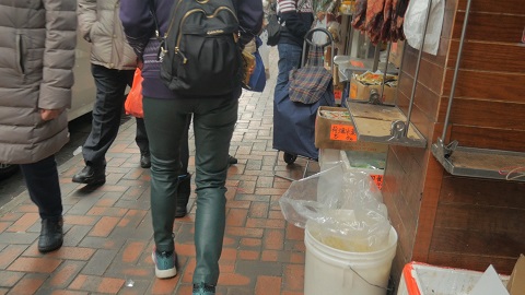 girls-in-leather-jackets-candid