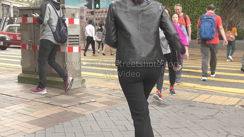 girls-in-leather-skirt-candid