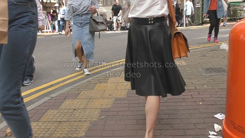 girls-in-leather-skirt-candid