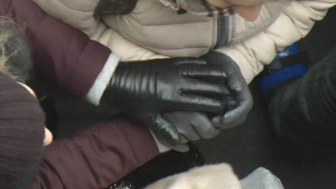 girl-leather-gloves-7-page-7