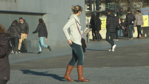 girl-wearing-leather-boots-3-page-9