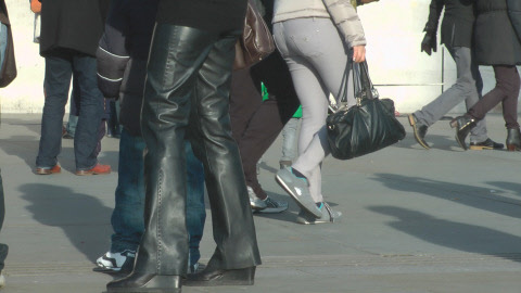 girls-in-leather-pants