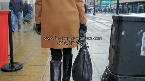 girls-in-leather-skirt-candid