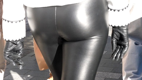 girls-leather-gloves-leather-pants