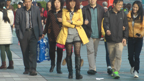 asian-girl-in-leather-jacket-boots