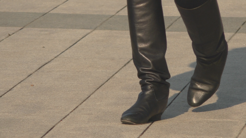 asian-girl-in-leather-jacket-boots