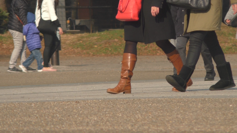 asian-girl-in-leather-jacket-boots