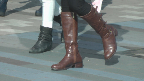 asian-girl-in-leather-jacket-boots