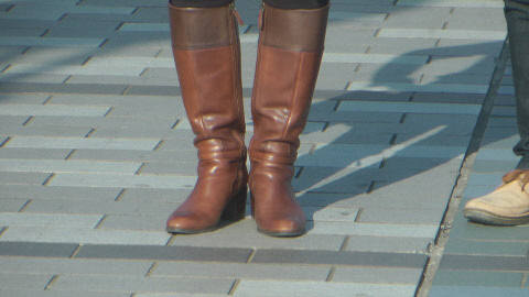 asian-girl-in-leather-jacket-boots