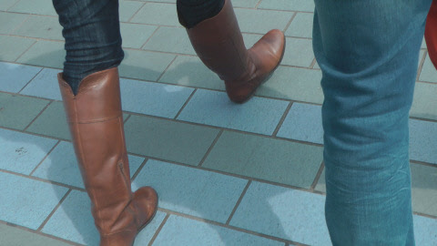 asian-girl-in-leather-jacket-boots