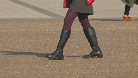 asian-girl-in-leather-jacket-boots