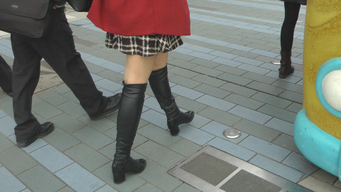 asian-girl-in-leather-jacket-boots