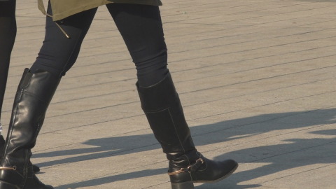 asian-girl-in-leather-jacket-boots