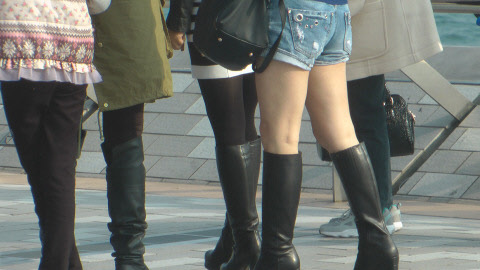 asian-girl-in-leather-jacket-boots