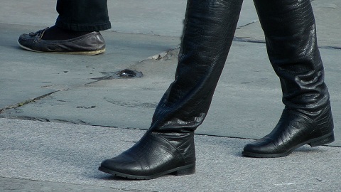 girls-in-leather-candid-street