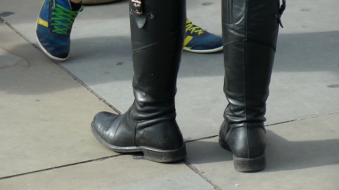 girls-in-leather-candid-street