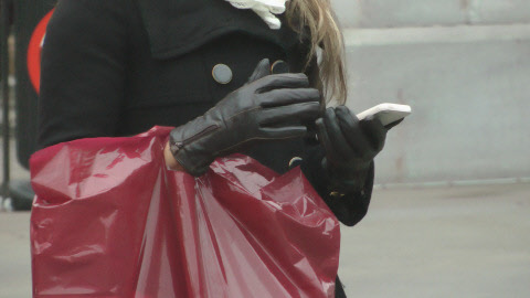 girl-leather-gloves-2-page140