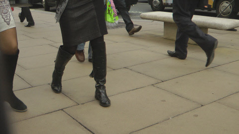 girls-in-leather-candid-street