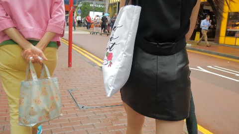 girl-wearing-leather-skirt