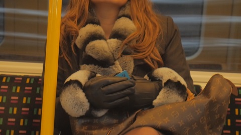 train-leather-gloves-girl